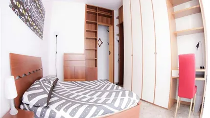 Room for rent in Milano Zona 7 - Baggio, De Angeli, San Siro, Milan