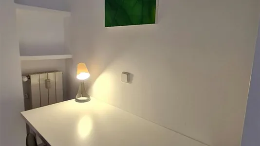 Rooms in El Encinar de los Reyes - photo 4