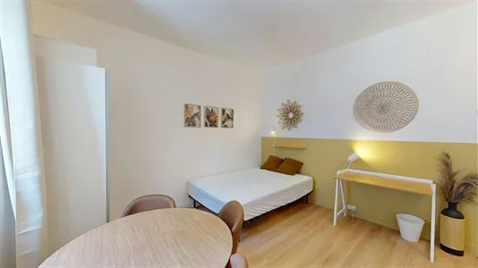 Rooms in Saint-Julien-en-Genevois - photo 2