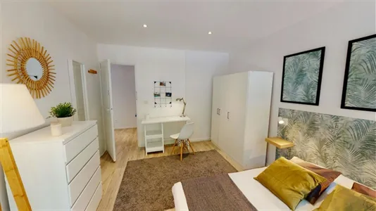 Rooms in Lyon - photo 2