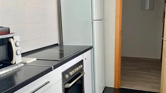 Rooms in Málaga - photo 6