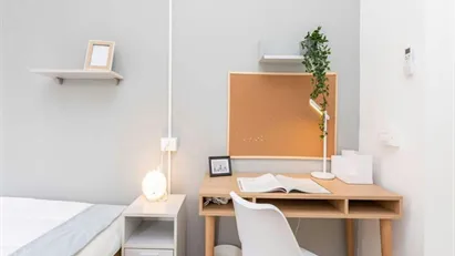 Room for rent in Milano Zona 5 - Vigentino, Chiaravalle, Gratosoglio, Milan