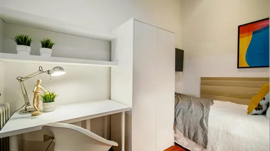 Rooms in Barcelona Gràcia - photo 3
