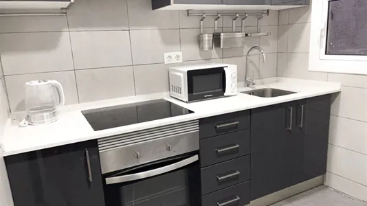 Rooms in Barcelona Ciutat Vella - photo 10