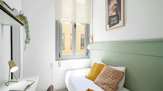 Rooms in Madrid Centro - photo 10