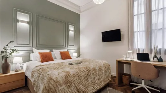 Rooms in Barcelona Ciutat Vella - photo 1