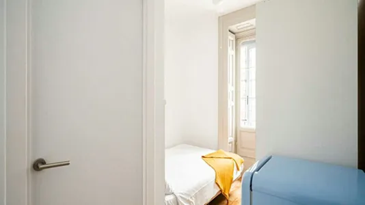 Rooms in Madrid Centro - photo 8
