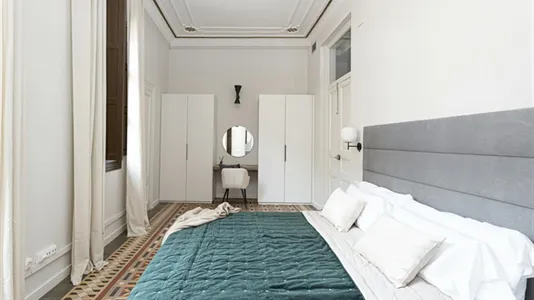 Apartments in Barcelona Ciutat Vella - photo 4