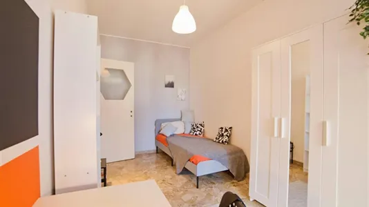 Rooms in Lecco - photo 8
