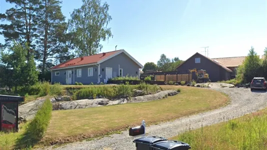 Houses in Nykvarn - photo 1