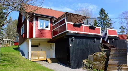 Houses in Huddinge - photo 1