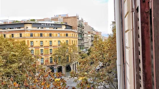 Rooms in Barcelona Eixample - photo 9