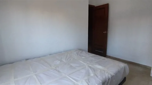 Rooms in Córdoba - photo 2
