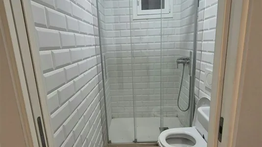 Rooms in Barcelona Sants-Montjuïc - photo 7