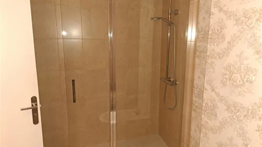 Rooms in Madrid Salamanca - photo 9