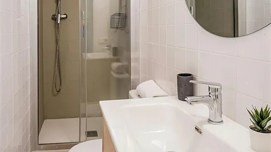 Rooms in Barcelona Ciutat Vella - photo 6