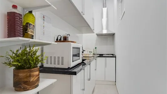 Rooms in Madrid Centro - photo 7