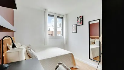 Room for rent in L'Haÿ-les-Roses, Île-de-France