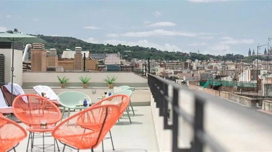 Rooms in Barcelona Ciutat Vella - photo 2