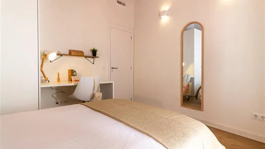 Rooms in Barcelona Eixample - photo 3