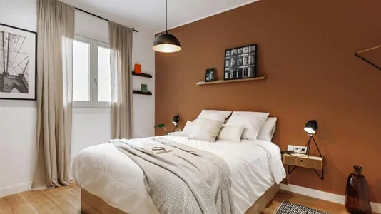 Rooms in Barcelona Eixample - photo 2