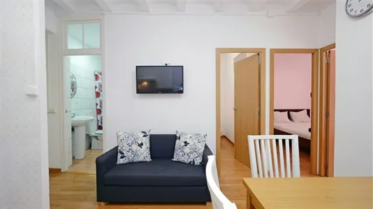 Rooms in Barcelona Ciutat Vella - photo 8