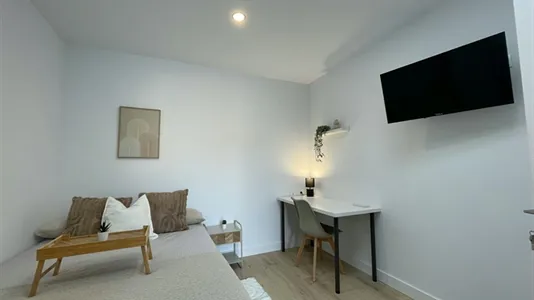 Rooms in El Prat de Llobregat - photo 1