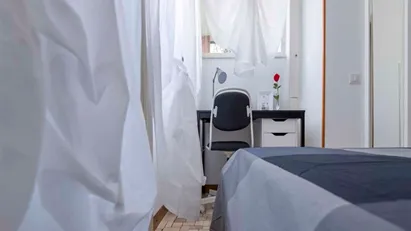 Room for rent in Milano Zona 6 - Barona, Lorenteggio, Milan
