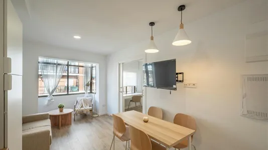 Apartments in Los Claveles - photo 2