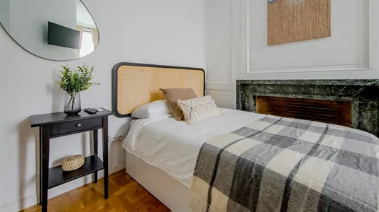 Rooms in Madrid Chamberí - photo 2