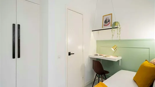 Rooms in Madrid Centro - photo 9