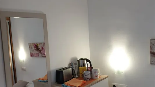 Rooms in Granada - photo 5