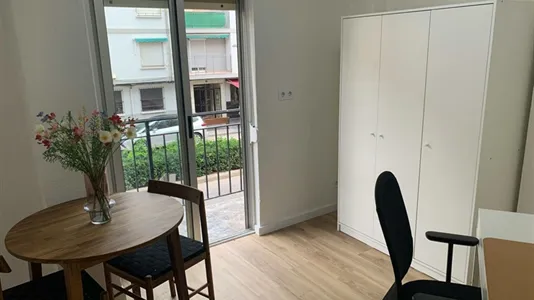 Rooms in Moncada - photo 3