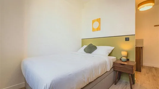 Rooms in Paris 19ème arrondissement - photo 2