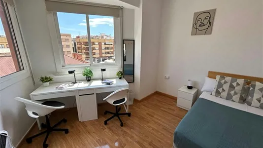 Rooms in L'Hospitalet de Llobregat - photo 2