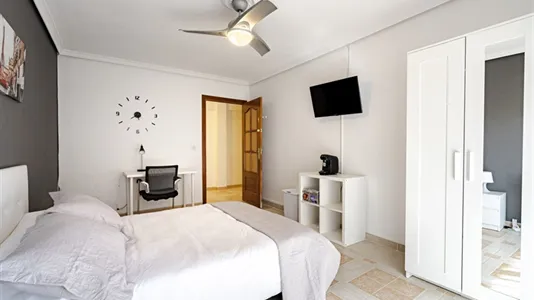 Rooms in Alcalá de Henares - photo 5