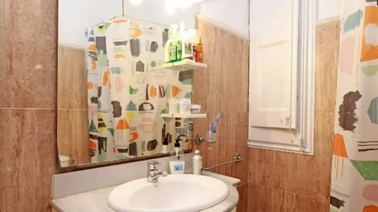 Rooms in Barcelona Eixample - photo 8