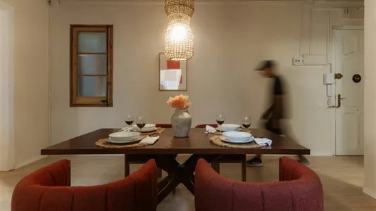 Rooms in Barcelona Ciutat Vella - photo 10