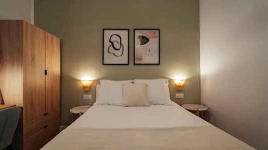 Rooms in Barcelona Eixample - photo 2