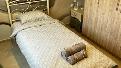 Room for rent in Neapoli-Sykies, Central Macedonia