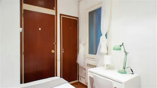 Rooms in Barcelona Eixample - photo 3