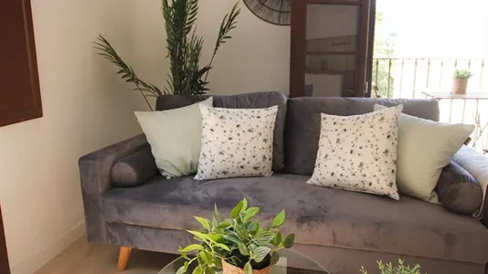 Rooms in Barcelona Ciutat Vella - photo 10