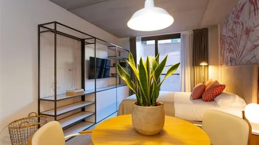 Apartments in Barcelona Eixample - photo 4