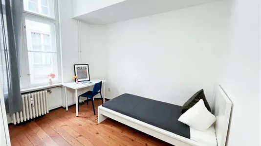 Rooms in Location is not specified - photo 1
