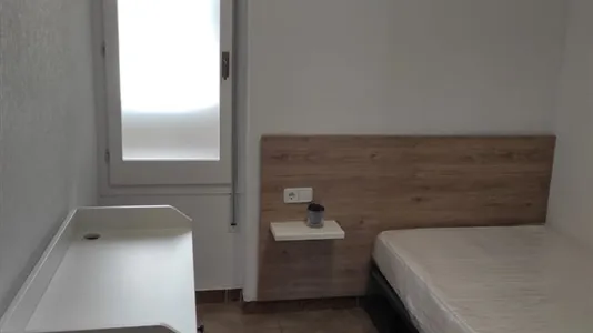 Rooms in Barcelona Sants-Montjuïc - photo 6