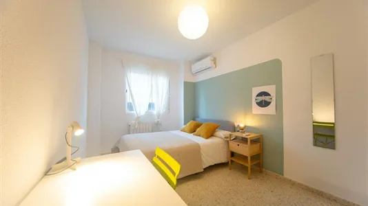 Rooms in Granada - photo 1