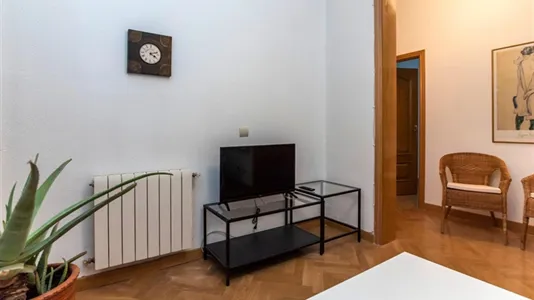 Rooms in Madrid Centro - photo 8
