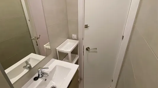 Rooms in Barcelona Ciutat Vella - photo 6