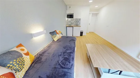 Apartments in Lyon - photo 3