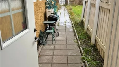 Ljus och välplanerad lägenhet med två rum i Täby Kyrkby! Nybyggd med modern kök och badrum.